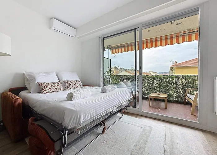 Exceptional Vieux-port Terrace View *