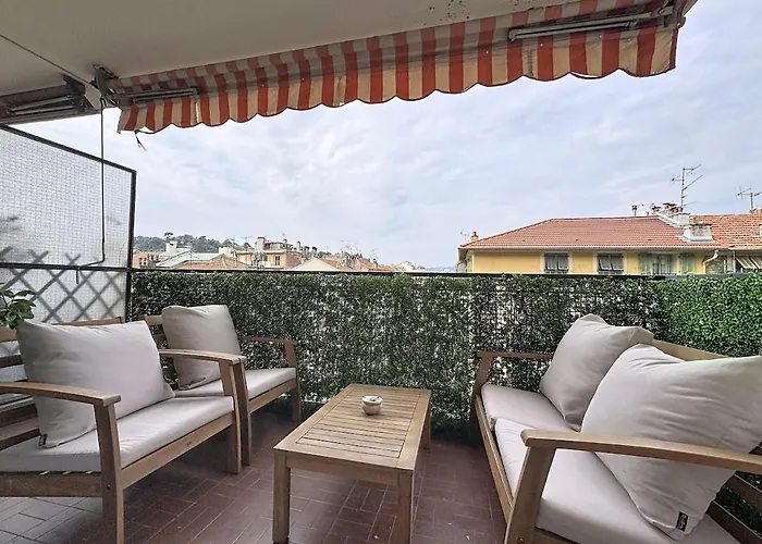 Exceptional Vieux-port Terrace View